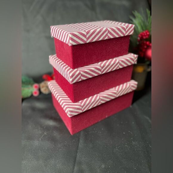 🎄❤️🎄 Christmas Nesting Fabric Gift Boxes Velvet Red Coordinating Chevron Li… - Picture 4 of 9